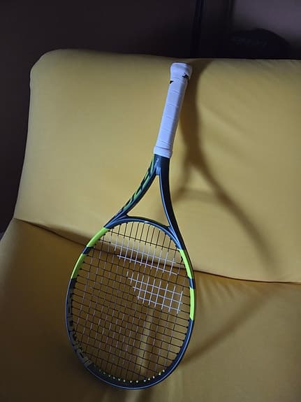 Babolat Pure Aero JR 25 tennsracket junior svart gul