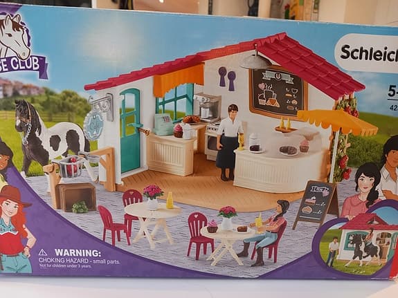 Schleich café