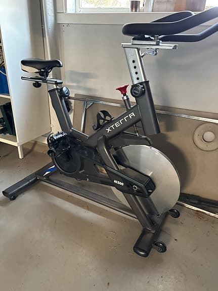 Xterra motionscykel spinningcykel svart