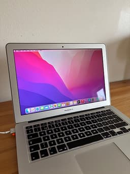Macbook Air (13 tum, tidigt 2015)