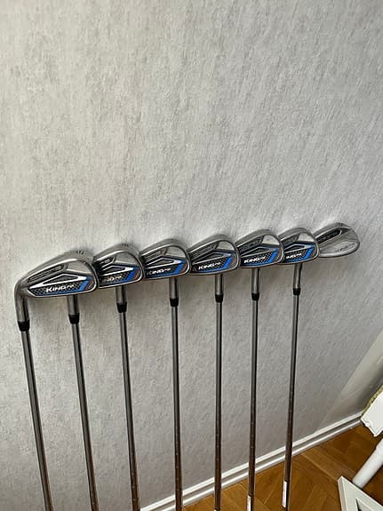 VÄNSTER Cobra King F8 järnset (5-GW) golfklubbor