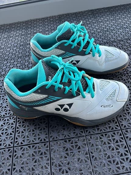 Yonex badmintonskor / sportskor strl 39,5