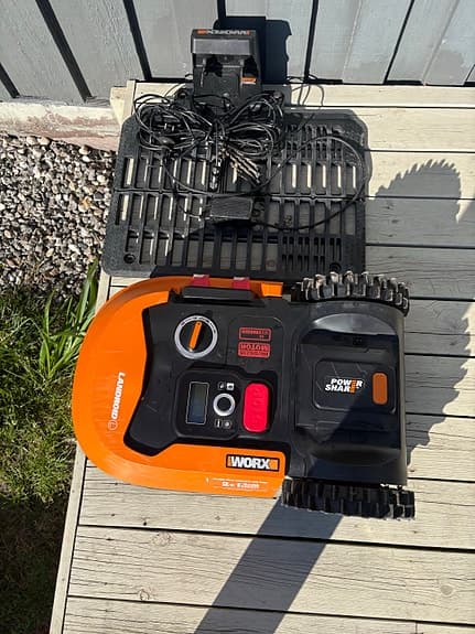 Landroid L800 robotgräsklippare