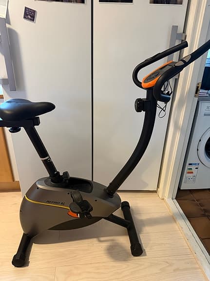 Kilberry Nitro V4 motionscykel grå orange