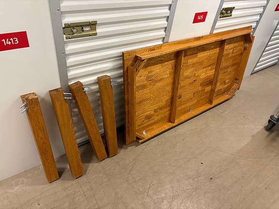 Massivt oljat ekbord