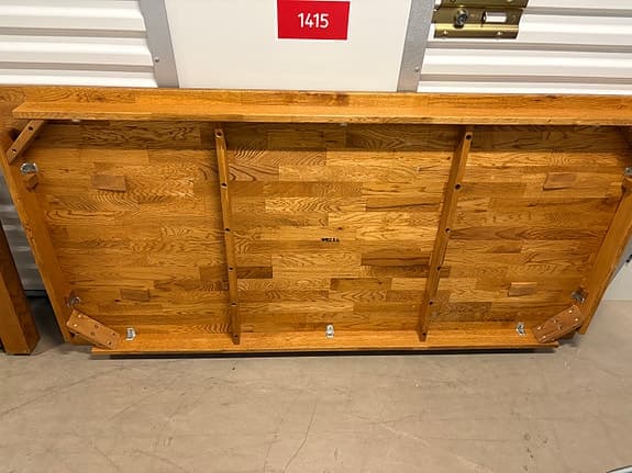 Massivt oljat ekbord