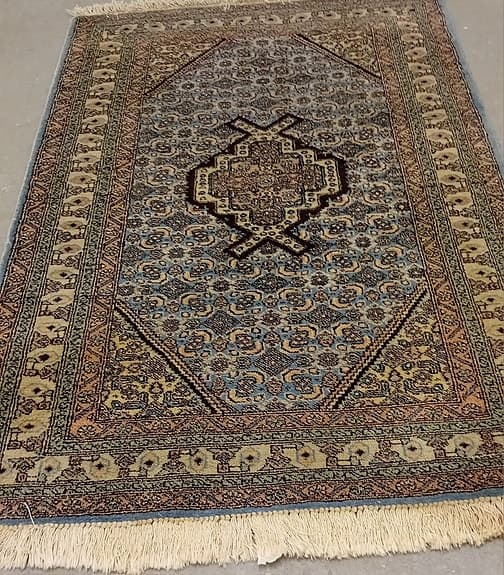 vacker mönster handknut persisk ullmatta