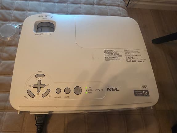 Projektor NEC NP216