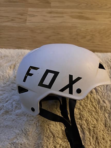 Cykelhjälmar 2 st FOX och 1st BELL