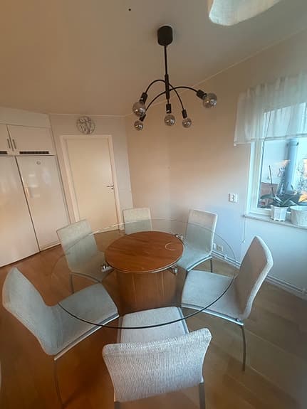 BoConcept matgrupp glasbord med stolar