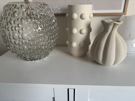 Vaser och konstblommor