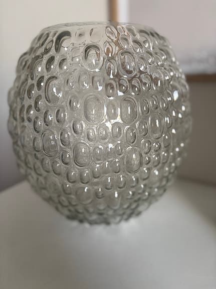 Vaser och konstblommor