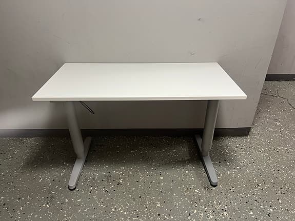 Elektrisk höj och sänkbart skrivbord