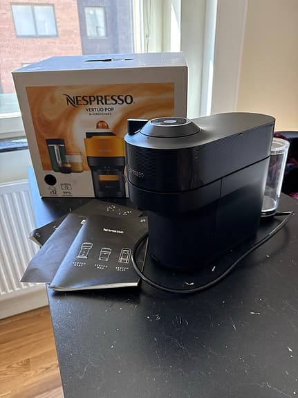 De'Longhi Nespresso Vertuo Pop kaffemaskin med Aeroccino svart