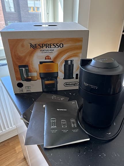 De'Longhi Nespresso Vertuo Pop kaffemaskin med Aeroccino svart