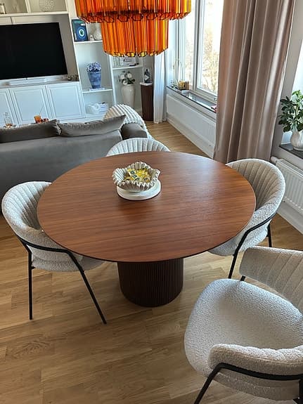 Runt matbord i valnöt - 120cm