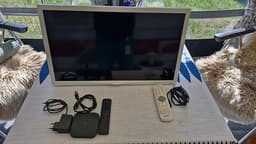 Philips tv 24 tum. MI box.
