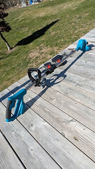 batteridriven grästrimmer med två batterier