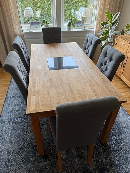 Matgrupp & sidobord i oljad ek
