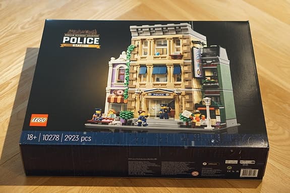 LEGO 10278 Modular Police Station – Ny & Oöppnad (Retired)