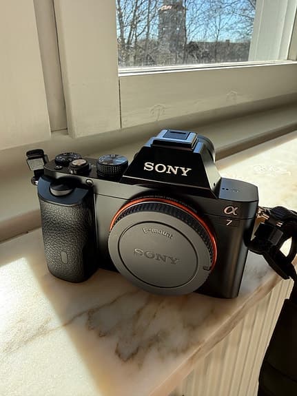 Sony A7 Fullformat + 28-70mm objektiv – Mycket fint skick