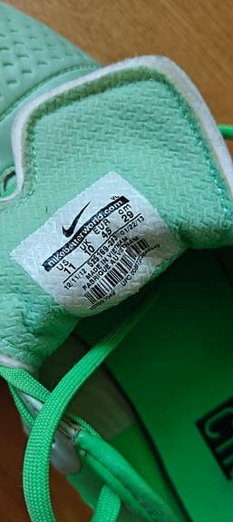 Nike fotbollsskor turf grön storlek 45