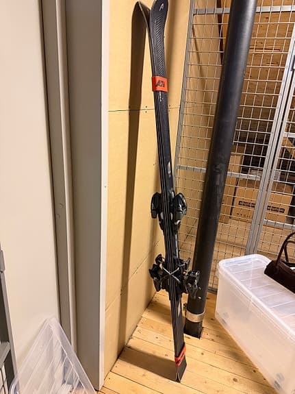 Head Prestige slalomskidor med bindningar svart
