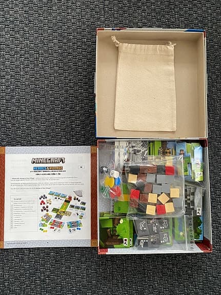 HELT NYTT - Minecraft Heroes of the Village brädspel - Ravensburger
