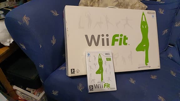 Nintendo Wii Fit spel med balansbräda Nintendo Wii