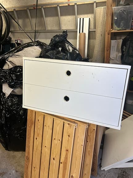 String hyllsystem med gavlar och hyllplan vit