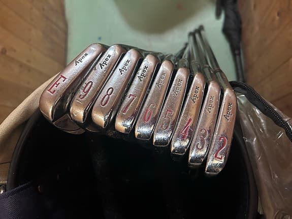 Ben Hogan Apex järnset med golfbag