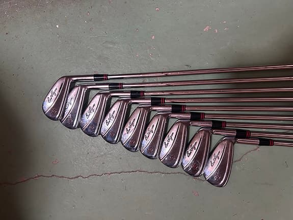 Ben Hogan Apex järnset med golfbag