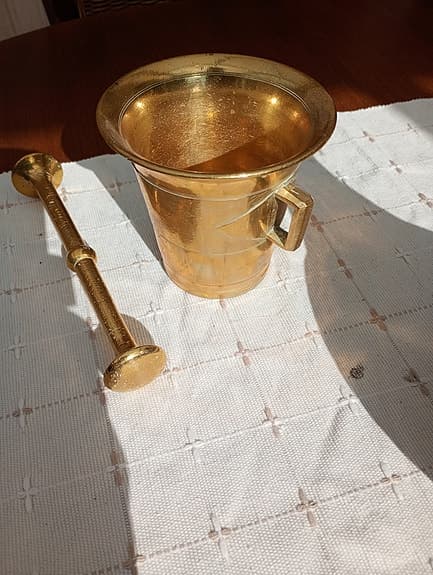 Gedigen Mortel med stöt i mässing – Storlek 5