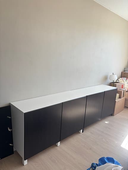 IKEA förvaringsskåp svart/vitt