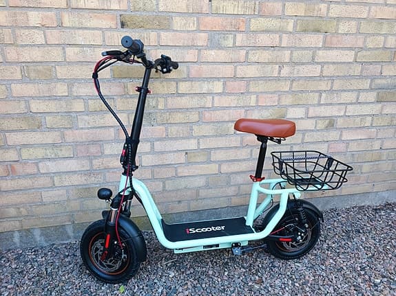 Elscooter ihopfällbar 12 tum däck OBS: NYTT