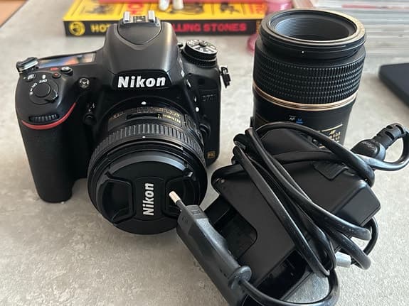 Nikon digital systemkamera med objektiv Nikon D750+50mm f/1.8+ Tamron 90mm Macro