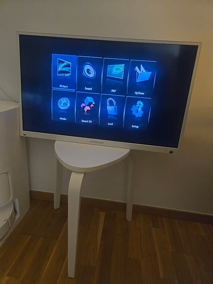 Tvs 8 Stycken (Samsung and Thomson) 32 inch