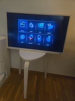 Tvs 8 pieces (Samsung and Thomson) 32 inch