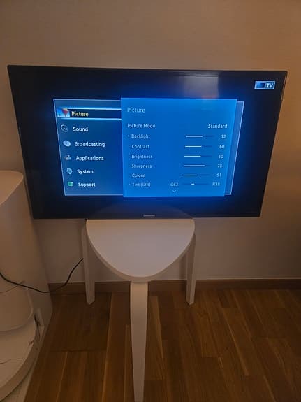Tvs 8 Stycken (Samsung and Thomson) 32 inch