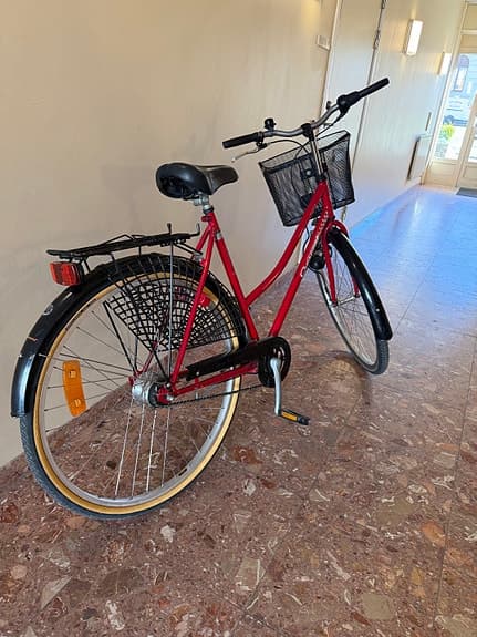 Crescent stadscykel 22" röd kvinna