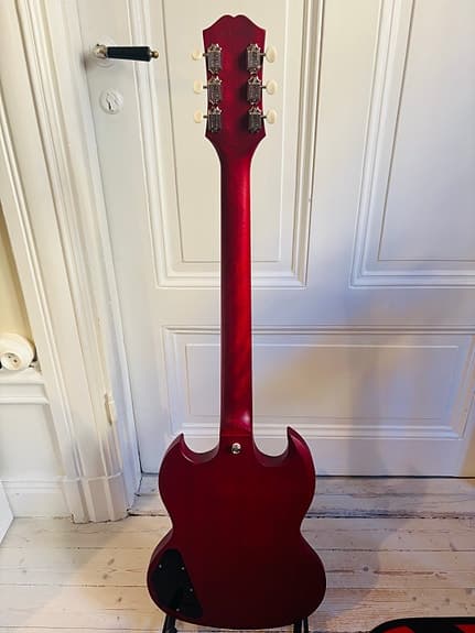 EPIPHONE SG CLASSIC / P-90S WORN CHERRY