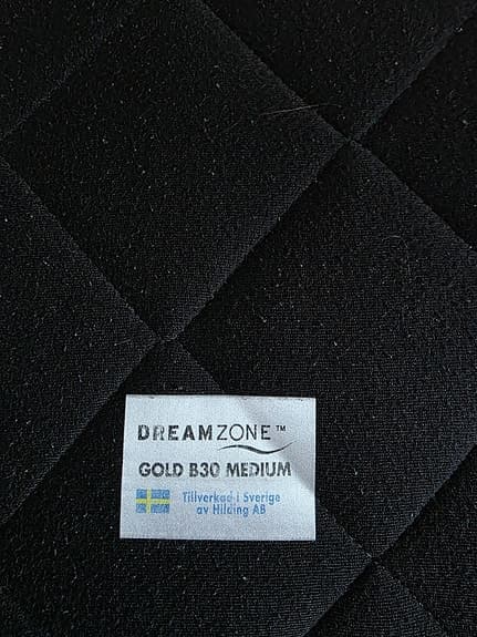 Jysk Dreamzone Gold B30 resårmadrass svart
