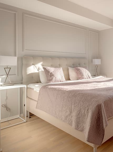 2 sängbord i mycket bra skick