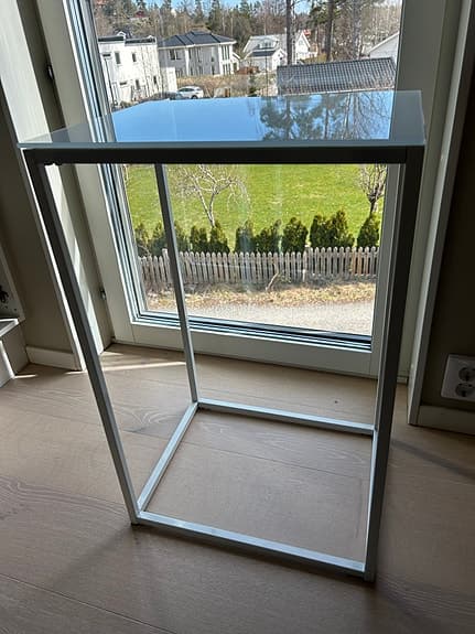 2 sängbord i mycket bra skick