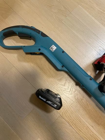 Makita DUR181 grästrimmer batteridriven blå