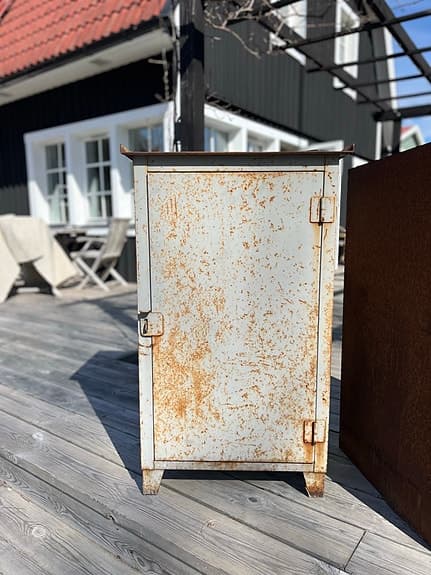 Vackra gamla industriskåp / verkstadsskåp