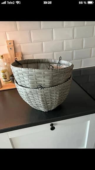 IKEA hängkrukor grå korgmodell med kedja
