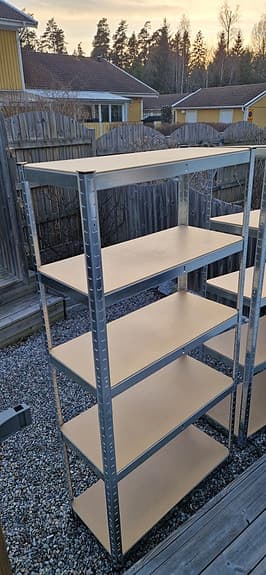 Metallhylla med 5 hyllplan stål och trä