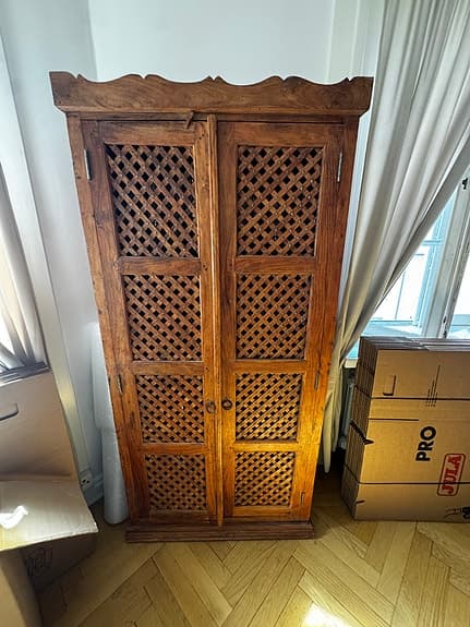 Skåp i massivt trä – rustik/mexikansk stil