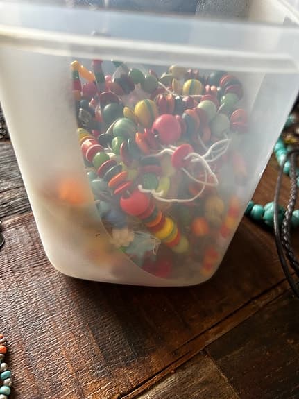 Blandade halsband och pärlor flerfärgad plast